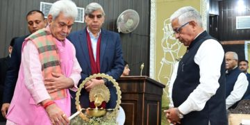 انتظامیہ اعلیٰ تعلیم میں اصلاحات اور اصلاح کےلئے پرعزم : منوج سنہا