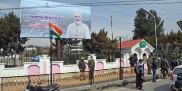 کشمیری عوام  وزیر اعظم مودی کے ‘ استقبال’ کے  منتظر