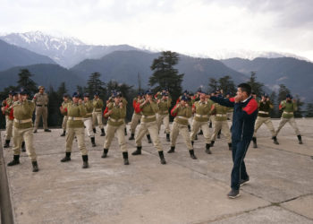 1,000 سے زیادہ پروبیشنری پولیس افسران جموں کشمیر میں فوج کے انسداد دہشت گردی مرکز میں زیر تربیت ہیں۔حکام
