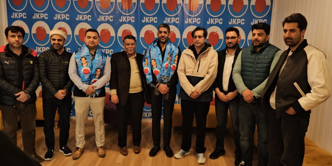 سجاد لون کی سماجی و سیاسی کارکن فیض ڈیجو اور منیب قریشی کی پی سی میں شمولیت پر خوش آمدید