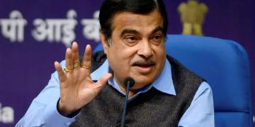 مرکزی وزیر نتن گڈکری نے جموں و کشمیر میں قومی شاہراہ کے مختلف منصوبوں کو چوڑا اور مضبوط بنانے کے لیے 2093.92 کروڑ روپے