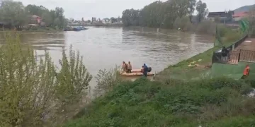 بٹوارہ سری نگر میں دریائے جہلم میں مسافر کشتی الٹ گئی، چھ افراد ہلاک، مزید ہلاکتوں کا اندیشہ