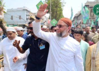 اسد الدین اویسی کا 23 کروڑ سے زائد اثاثوں کا اعلان، ذاتی کار نہ ہونے کا دعوی