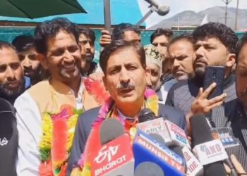 عمر عبداللہ ہر جلسے میں اپنے بچوں کو لا کر خاندانی راج کو برقرار رکھ رہے ہیں: اپنی پارٹی