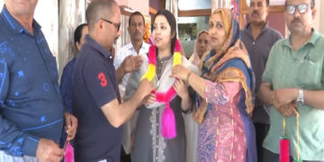 جموں و کشمیر میں درزی کی بیٹی راجوری سے پہلی خاتون جج بنی