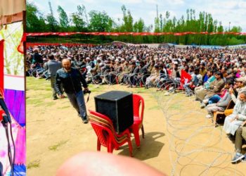 غلطیاں دہرانے کی گنجائش نہیں، سوچ سمجھ کر ووٹ ڈالنے کی ضرورت: عمر عبداللہ