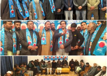سجاد لون کی بڈگام اور بیروہ ے سینکڑوں سماجی و سیاسی کارکنوں کی پی سی میں شمولیت کا خیر مقدم