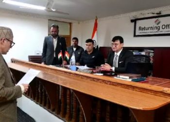 عمر عبداللہ نے داخل کیے کاغذات نامزدگی