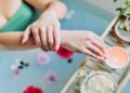 گرمی کے موسم میں جلد کی چمک کیسے برقرار رکھی جائے؟ یہ پانچ نکات پرعمل کریں
