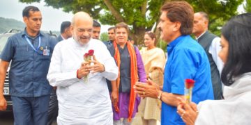 مرکزی وزیر داخلہ امیت شاہ سرینگر پہنچ گئے، سیکورٹی صورتحال کا جائزہ لیں گے