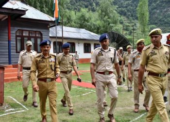 ڈی جی پی جموں و کشمیر نے کیاسرحدی ضلع کپواڑہ کے آگلے علاقوں کا دورہ