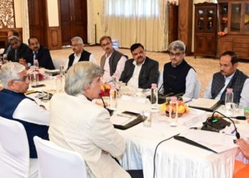 ہمیں معاشرے کی خدمت میں اِنسانی صلاحیتوں کو عملی جامہ پہنانے پر توجہ مرکوز کرنی چاہئے۔ لیفٹیننٹ گورنر
