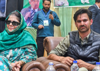 سرینگر انتخابات سے پہلے سیاسی پارٹیوں کا پولیس پر کارکنوں کو ہراساں کرنے اور حراست میں لینے کا الزام