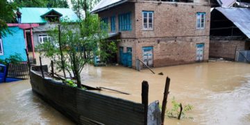 جموںو کشمیر میں بارشوں کا سلسلہ تھم گیا لوگوں نے راحت کی سانسِ | کشمیر میں سیلاب کا خطرہ ٹل گیا