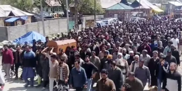 سابق سرپنچ کی ہلاکت کے بعد ہیرپوہ شوپیان میں صف ماتم، آبائی گاؤں میں سپرد خاک کیا گیا