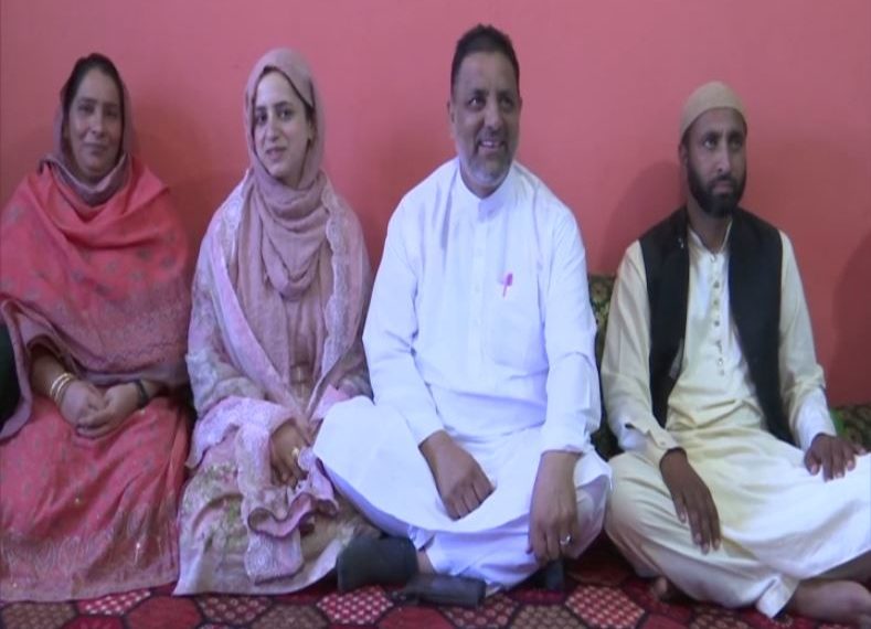 UPSC رینک ہولڈر سیرت باجی کا راجوری میں پرجوش استقبال کیا گیا