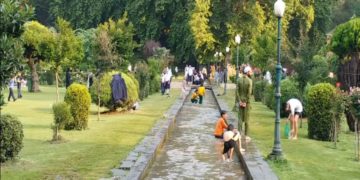 اچھہ بل میں واقع مغل باغ کو سیاحتی مرکز بنانے کا مطالبہ