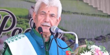جموں و کشمیر کی سرزمین سے دہشت گردی، اس کے حامیوں کو جڑ سے اکھاڑ پھینکنے تک آرام نہیں کریں گے:منوج سنہا