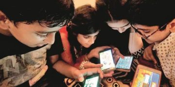 بچوں پر ٹیکنالوجی کے مثبت اور منفی اثرات