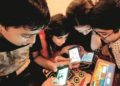 بچوں پر ٹیکنالوجی کے مثبت اور منفی اثرات