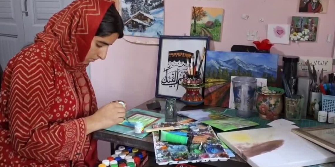 منشیات جیسے سماجی مسائل کو آرٹ کے ذریعے اجاگر کرنے والی کشمیری آرٹسٹ