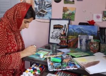 منشیات جیسے سماجی مسائل کو آرٹ کے ذریعے اجاگر کرنے والی کشمیری آرٹسٹ