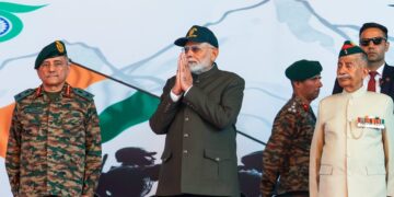 جموں و کشمیر، لداخ میں ترقی کی راہ میں حائل تمام رکاوٹوں کو فتح کریں گے۔ مودی