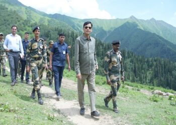 کشمیر میں بی ایس ایف کے جوانوں کی لگن اور بہادری کا مظاہرہ واقعی قابل ستائش ہے۔نتیانند رائے