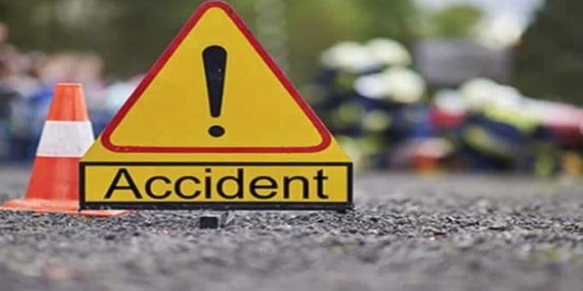 اناؤ میں بڑا حادثہ، بہار سے دہلی جارہی بس دودھ کے کنٹینر سے ٹکرائی، 18 ہلاک