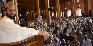 اگر وقف ترمیمی بل کو پاس کیا گیا تو اس کے خلاف احتجاج کریں گے: میرواعظ