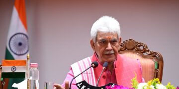 لیفٹیننٹ گورنر نے آرمی وار کالج میں آرمی، بحریہ اور فضائیہ کے افسران سے خطاب کیا