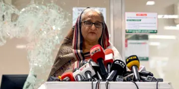شیخ حسینہ ہندوستان کے راستے لندن کے لیے روانہ ہوں گی: سفارتی ذرائع