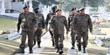 جموں کشمیر میں اسمبلی انتخابات کے مدنظر آرمی چیف جنرل دویدی سیکورٹی کا جائزہ لینے کے لیے سری نگر پہنچے