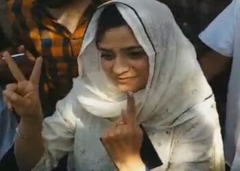 اننت ناگ: التجا مفتی اور محبوبہ مفتی نے بجبہاڑہ میں اپنے حق رائے کا کیا استعمال