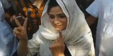 اننت ناگ: التجا مفتی اور محبوبہ مفتی نے بجبہاڑہ میں اپنے حق رائے کا کیا استعمال