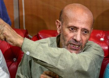 مودی سرکار کو مسئلہ کشمیر پرامن طریقے سے حل کرنے پر مجبور کروں گا: انجینئر رشید