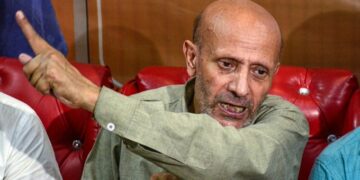 مودی سرکار کو مسئلہ کشمیر پرامن طریقے سے حل کرنے پر مجبور کروں گا: انجینئر رشید