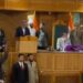 عمر عبداللہ نے کشمیری زبان میں حلف اٹھا کر اسمبلی اراکین کو حیران کر دیا