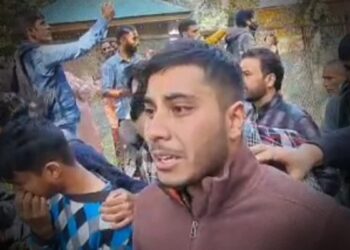 ’خواب بکھر گیا‘، مقتول کشمیری ڈاکٹر کے فرزند کا دل دہلا دینے والا بیان