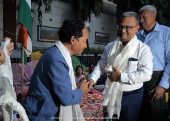 لداخ: سونم وانگچک نے دہلی چلو پد یاترا کے کارکنوں کے ساتھ اپنا انشن ختم کیا