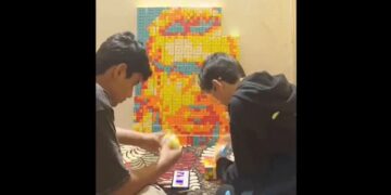 عمر عبداللہ نے بچوں کی روبک کیوبز سے پورٹریٹ بنانے کی تعریف کی