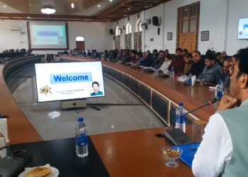 جی اے میر نے مختلف محکمہ جات کے افسران کے ساتھ جائزہ اجلاس منعقد کیا