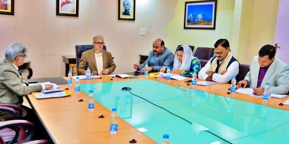 عمر عبداللہ حکومت قواعد و ضوابط کے بغیر بے اختیار، کابینہ کی ذیلی کمیٹی قائم