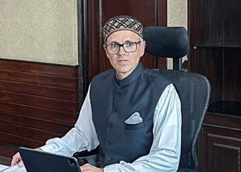 عبداللہ حکومت کا کام کاج ٹھپ