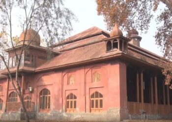 عالی مسجد دہائیوں تک نمازیوں کے لیے کیوں تھی بند