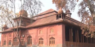 عالی مسجد دہائیوں تک نمازیوں کے لیے کیوں تھی بند