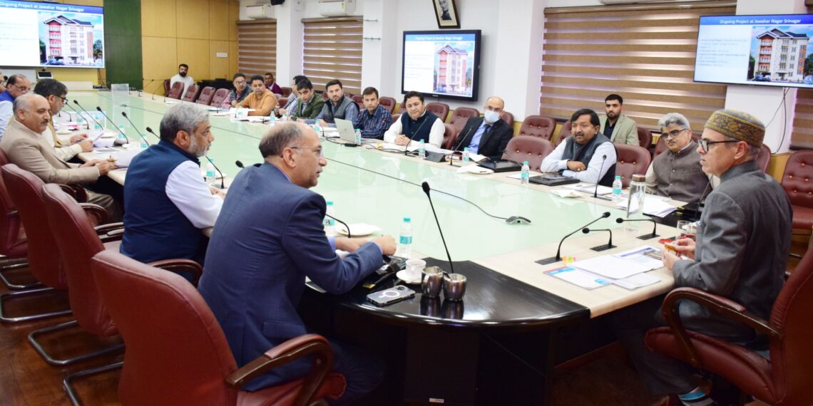 وزیرا علیٰ عمر عبداللہ نے محکمہ اسٹیٹس کے کام کاج کا جائزہ لیا