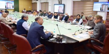 وزیرا علیٰ عمر عبداللہ نے محکمہ اسٹیٹس کے کام کاج کا جائزہ لیا