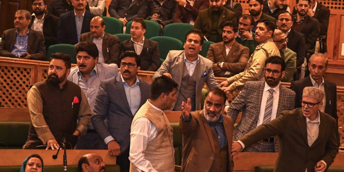 اسمبلی اجلاس کا پہلا دن شور شرابے، ہنگامہ آرائی اور تلخ کلامی سے بھر پور رہا