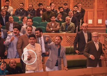 نیشنل کانفرنس کے رکن اسمبلی الطاف کالو کے اشارے سے اپوزیشن برہم